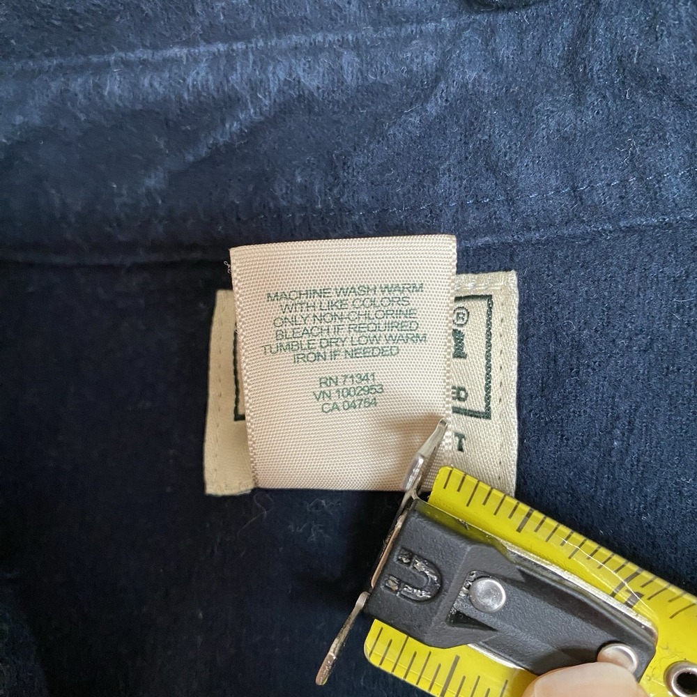 L.L. Bean Chamois Cloth Shirt SZ M Navy Blue Traditional Fit Flannel 100% Cotton - Picture 4 of 9